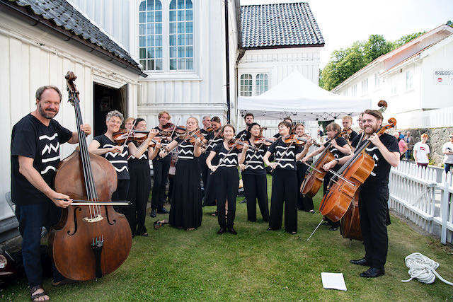 Risør Festival Strings er tilbake! Vårt festivalorkester løftes videre av dagens aller beste unge strykere.