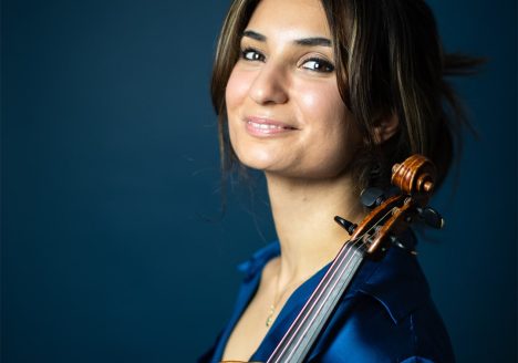 Fiolinist Ava Bahari